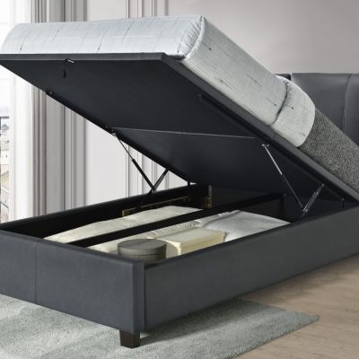 Aston Mae, bed range